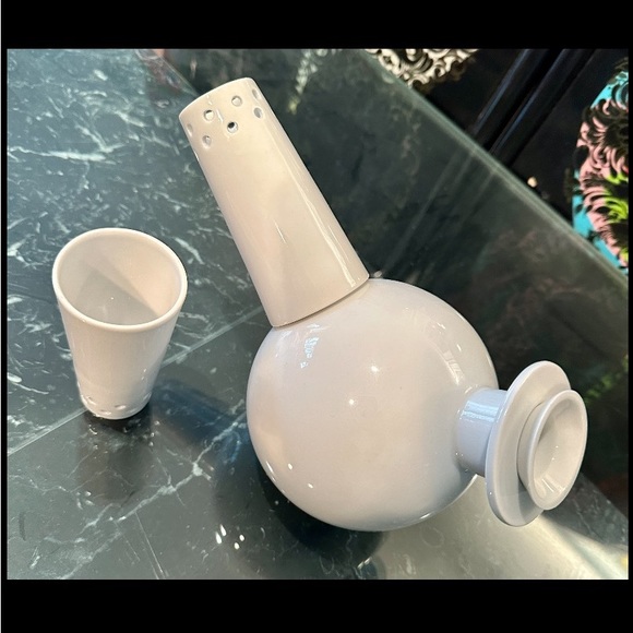 VINTAGE 1990s ARZENAL MOD WHITE PORCELAIN TEAPOT INFUSER TWO PIERCED CUPS UNUSED - Picture 2 of 10